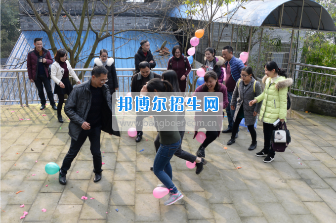 川南幼兒師范高等?？茖W(xué)校舉行慶祝國際勞動(dòng)?jì)D女節(jié)活動(dòng)