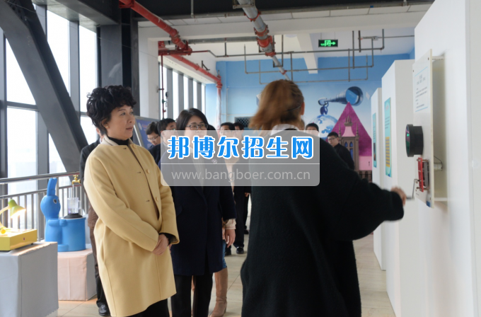 市委常委、宣傳部長潘梅到川南幼兒師范高等專科學(xué)校調(diào)研思想政治工作