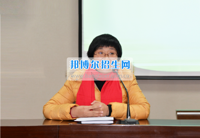 川南幼兒師范高等?？茖W(xué)校召開輔導(dǎo)員班主任工作例會加強(qiáng)和改進(jìn)學(xué)生思想政治工作