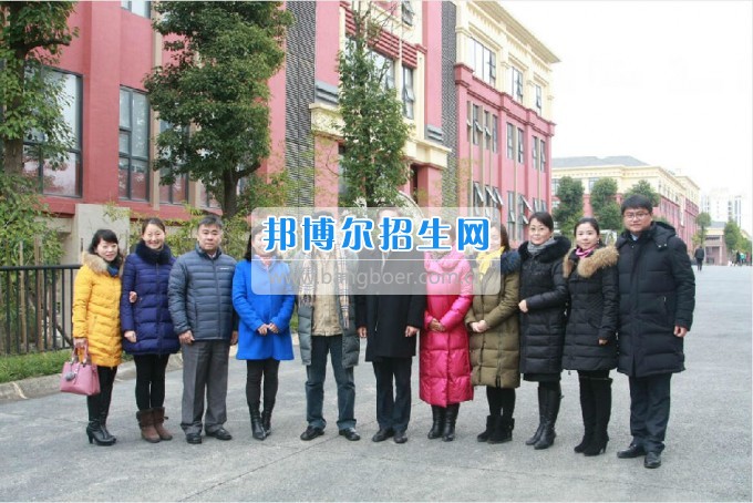 貴陽(yáng)幼兒師范學(xué)校校本培訓(xùn)拉開(kāi)新學(xué)期序幕，2017擼起袖子加油干！