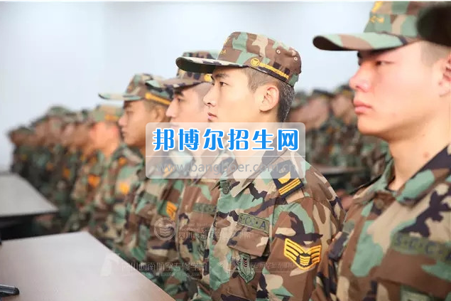 川航等5家航空公司165名安全員齊聚成都航空旅游職業(yè)學(xué)校，打造一流空中安全衛(wèi)士