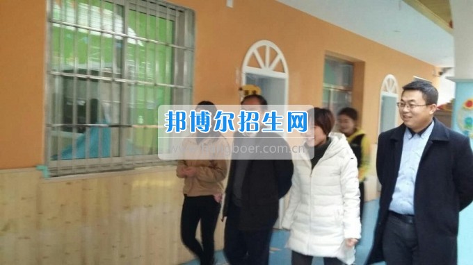 南充師范學(xué)校蔡禮儒校長赴高坪、嘉陵參加實習(xí)就業(yè)基地掛牌并看望實習(xí)生