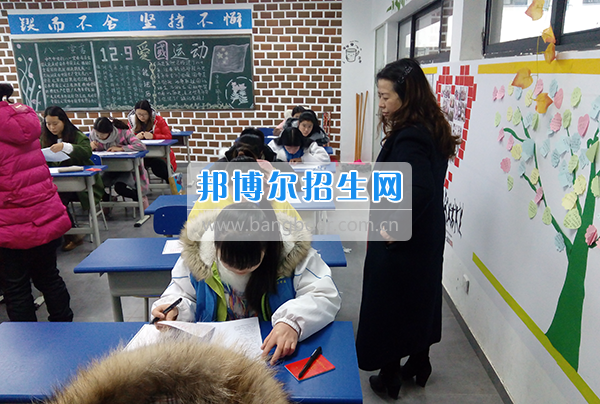 畢節(jié)醫(yī)學(xué)高等?？茖W(xué)校抓考風(fēng)、嚴考紀、提質(zhì)量