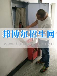 樂山市旅游學(xué)校加強消防安全培訓(xùn) 共筑校園安全防線