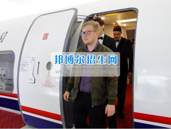 閬中市旅游學(xué)?；?dòng)交流會(huì)