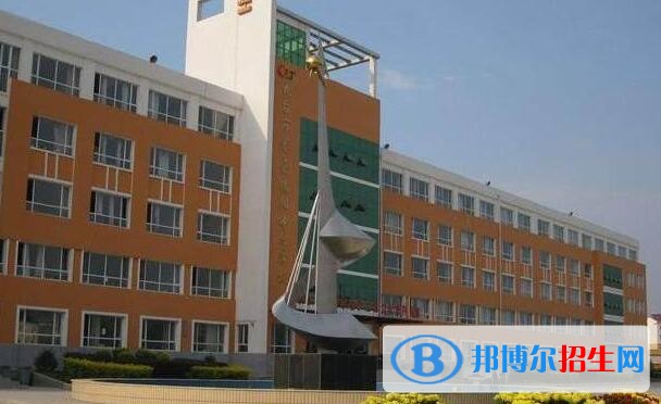 德陽電子工程學(xué)校2018年報名條件、招生對象