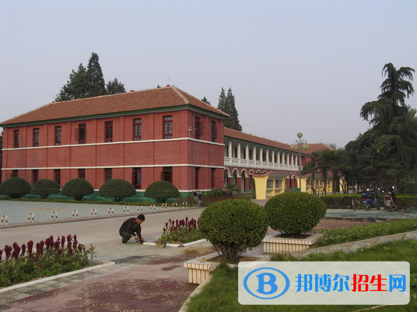 信陽衛(wèi)生學(xué)校2021年有哪些專業(yè)