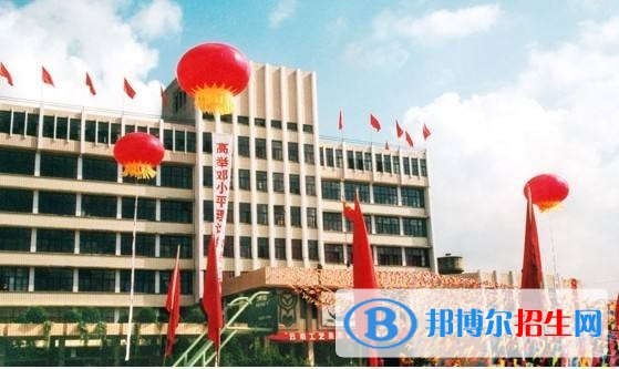 云南工藝美術(shù)學(xué)校2018年報(bào)名條件、招生對(duì)象