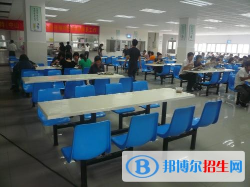 青衣江技工學校宿舍條件