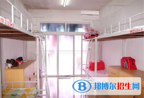 成都華商理工職業(yè)學校5