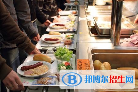成都華商理工職業(yè)學校7
