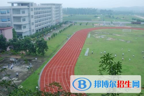 重慶市青山工業(yè)技工學(xué)校2018年報(bào)名條件、招生對(duì)象