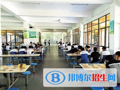 綿竹職業(yè)中專學(xué)校宿舍條件