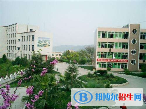 重慶市松溉中等職業(yè)技術(shù)學(xué)校2018年報(bào)名條件、招生對(duì)象