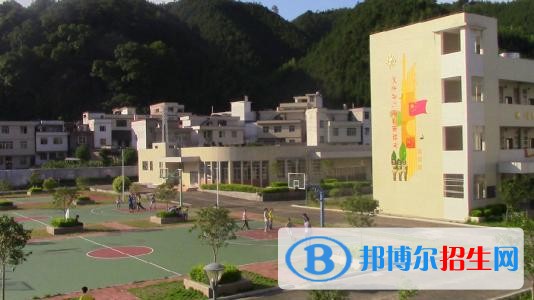 望謨民族職業(yè)高級(jí)中學(xué)招生辦聯(lián)系電話(huà)