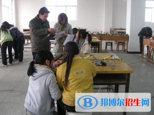 威遠(yuǎn)縣泰來(lái)職業(yè)技術(shù)學(xué)校