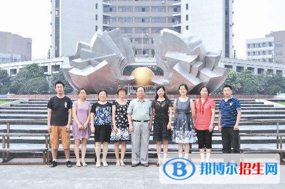成都百年農(nóng)工子弟職業(yè)學(xué)校有哪些專(zhuān)業(yè)