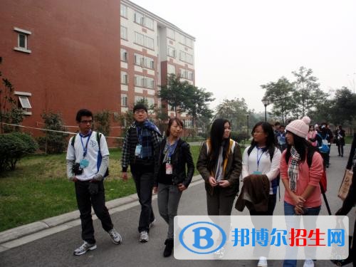 成都外語職業(yè)中專學(xué)校2018年報(bào)名條件、招生對象