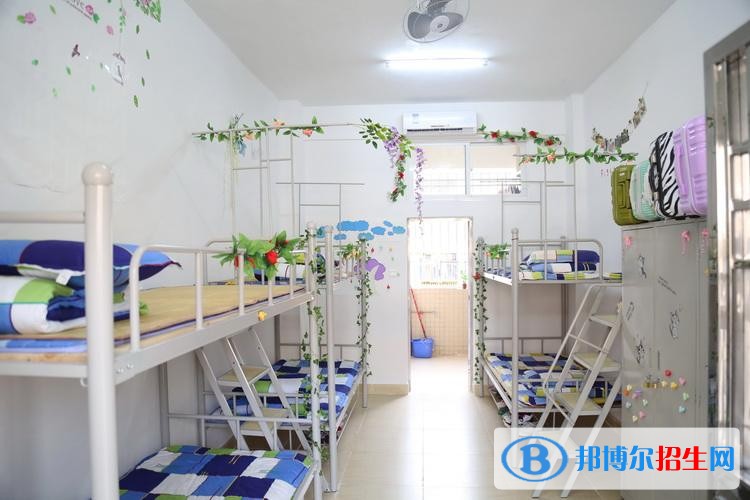 合江縣先市職業(yè)高級中學(xué)宿舍條件