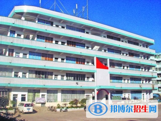 昆明醫(yī)藥職業(yè)技術(shù)學(xué)校2018年報(bào)名條件、招生對(duì)象