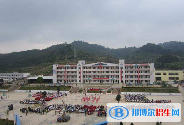 廣南縣民族職業(yè)高級中學(xué)2018年報(bào)名條件、招生對象