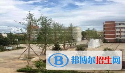 硯山縣民族職業(yè)高級(jí)中學(xué)2018年報(bào)名條件、招生對(duì)象