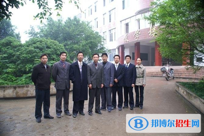 廣元鳳凰職業(yè)技術(shù)學(xué)校2018年報名條件、招生對象