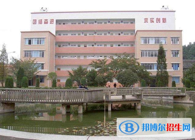 貴州省建筑材料工業(yè)學(xué)校2018年報(bào)名條件、招生對(duì)象