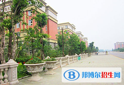 四川聯(lián)合經(jīng)濟學(xué)校招生辦聯(lián)系電話