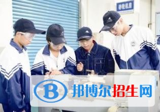 大竹縣中峰職業(yè)技術學校招生辦聯(lián)系電話