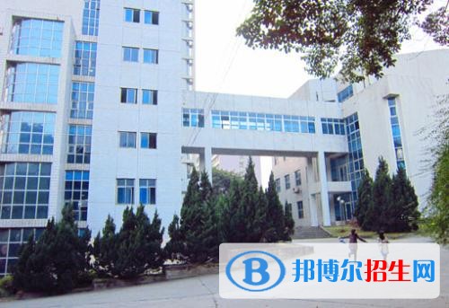 南充市職工大學(xué)招生辦聯(lián)系電話(huà)