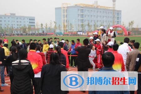 西安華山技工學(xué)校2018年報(bào)名條件、招生對象