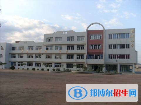陜西長(zhǎng)城科技技術(shù)學(xué)校2018年報(bào)名條件、招生對(duì)象