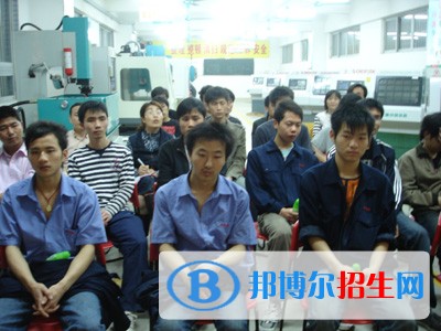 石家莊通用理工中等專業(yè)學(xué)校網(wǎng)站網(wǎng)址