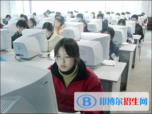 新樂(lè)職業(yè)技術(shù)教育中心2018年報(bào)名條件、招生對(duì)象