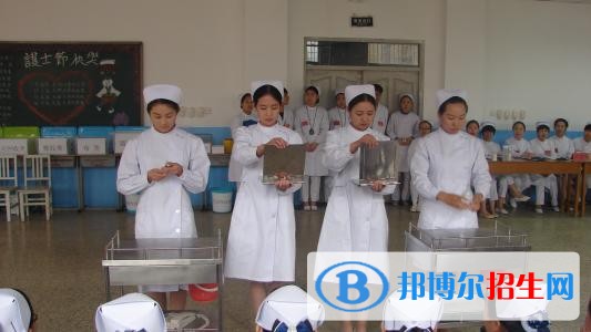 石家莊華醫(yī)醫(yī)學(xué)中等專業(yè)學(xué)校2018年報(bào)名條件、招生對(duì)象
