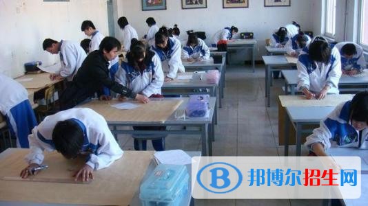 無極縣綜合職業(yè)技術(shù)教育中心2018年報名條件、招生對象