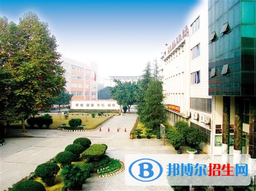 北京東城區(qū)職業(yè)教育中心學(xué)校2018年報(bào)名條件、招生對(duì)象