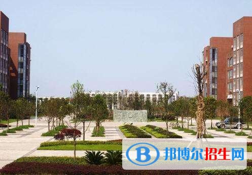 重慶電訊職業(yè)學(xué)院?jiǎn)握袌?bào)名時(shí)間