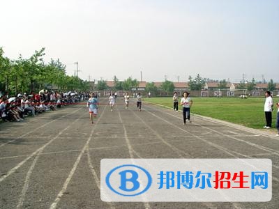 山東物資學(xué)校2018年報(bào)名條件、招生對(duì)象