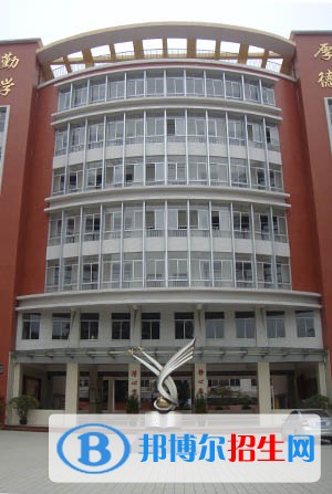 南京新港職業(yè)學(xué)校2018年報(bào)名條件、招生對(duì)象