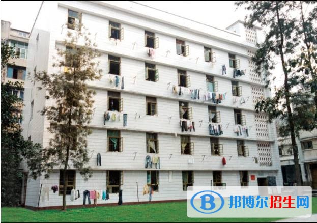 成都高中畢業(yè)讀什么中專學校