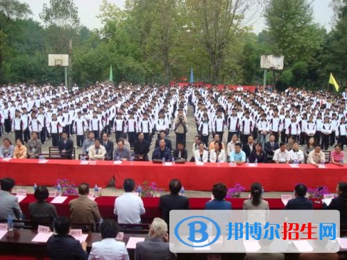 貴陽(yáng)高中沒讀完可以讀中專學(xué)校嗎