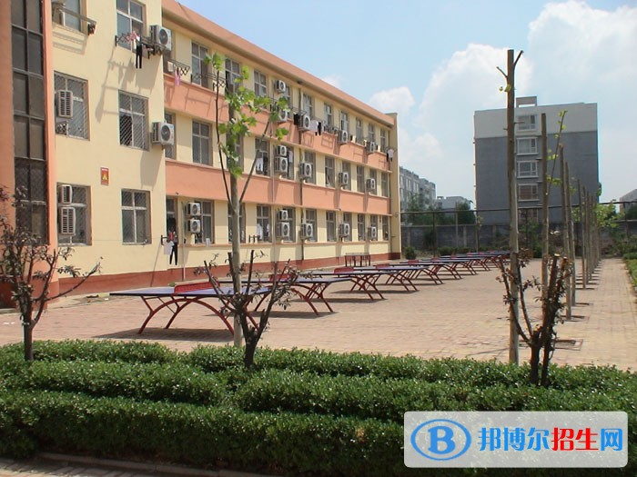 江蘇如皋職業(yè)教育中心校2019年報名條件、招生對象