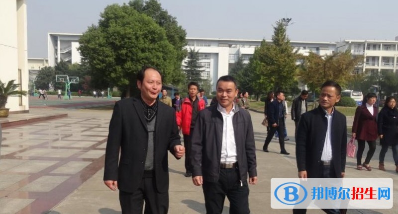 鹽城高級(jí)職業(yè)學(xué)校2019年報(bào)名條件、招生對(duì)象
