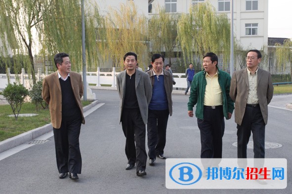 揚(yáng)州技工學(xué)校2019年報(bào)名條件、招生對象