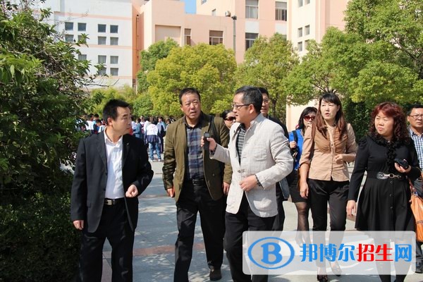 江蘇邗江職業(yè)教育中心校2019年報名條件、招生對象