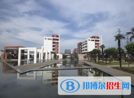 云南高中畢業(yè)上中專(zhuān)學(xué)校學(xué)什么專(zhuān)業(yè)好