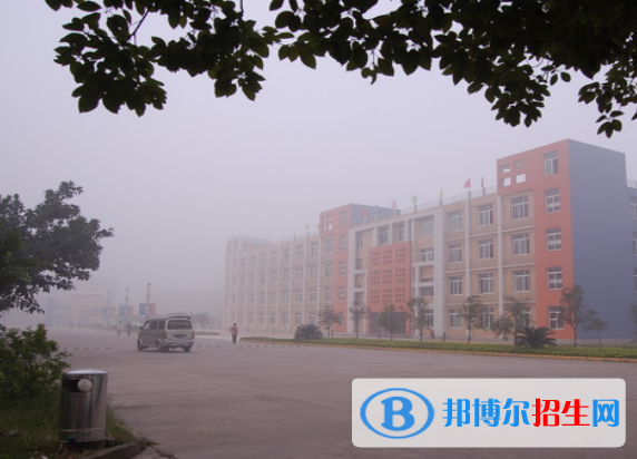 宜賓職業(yè)技術(shù)學(xué)院五年制大專2019年報(bào)名條件、招生對(duì)象