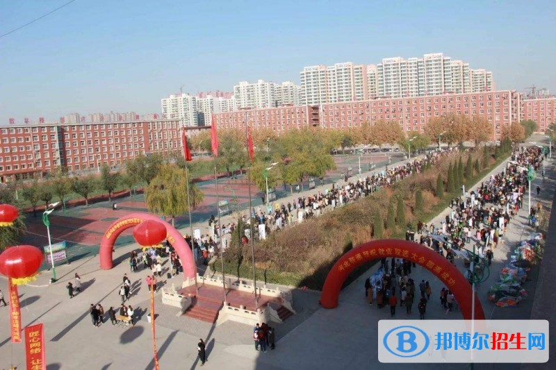 河北外國(guó)語(yǔ)學(xué)院?jiǎn)握谐煽?jī)查詢(xún)時(shí)間